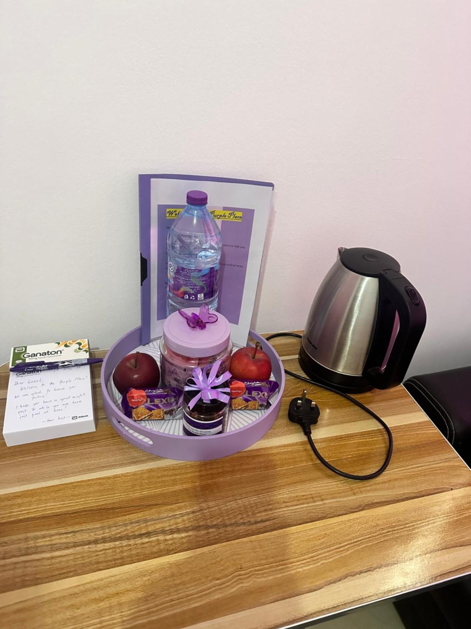 The Purple Place Apartment Абу Даби Екстериор снимка